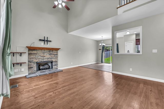 1843 Deerstand Dr, Clarksville, TN 37042