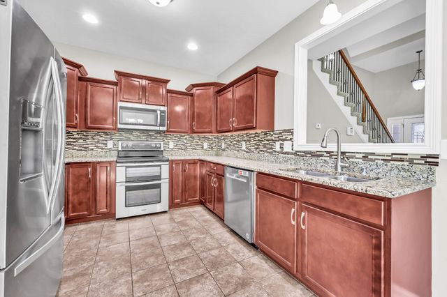 1843 Deerstand Dr, Clarksville, TN 37042