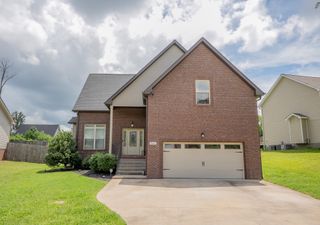 1843 Deerstand Dr, Clarksville, TN 37042