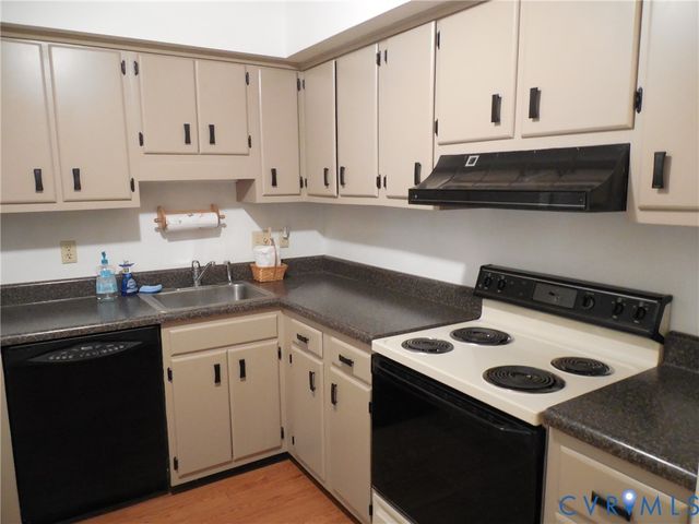 1527 Yellow Tavern Ct, Henrico, VA 23228