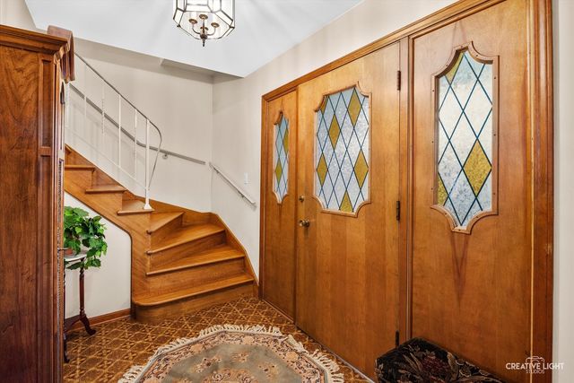 825 Columbia Lane, Darien, IL 60561