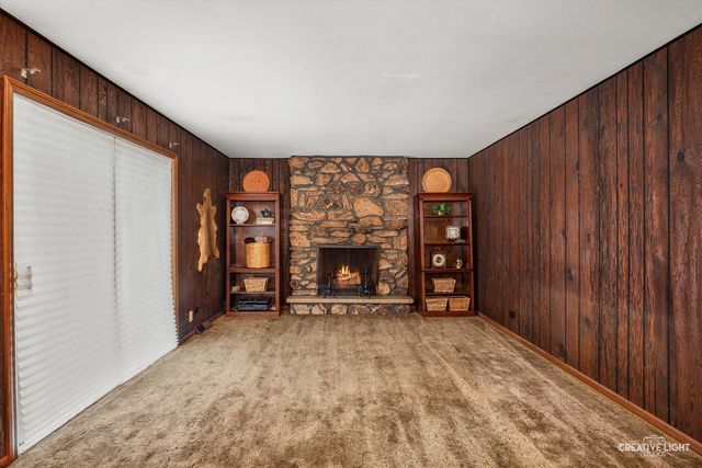 825 Columbia Lane, Darien, IL 60561