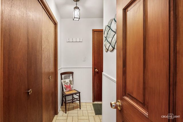 825 Columbia Lane, Darien, IL 60561