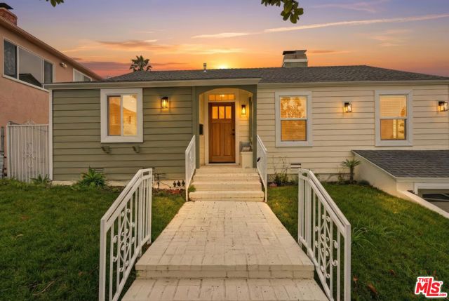 5452 Harcross Drive, Los Angeles, CA 90043