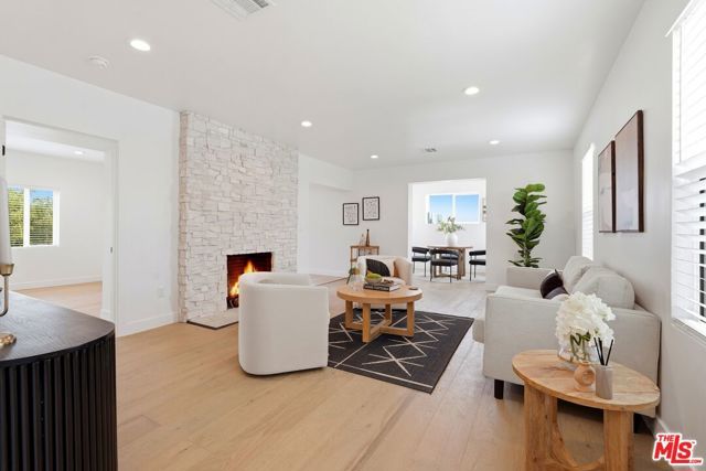 5452 Harcross Drive, Los Angeles, CA 90043