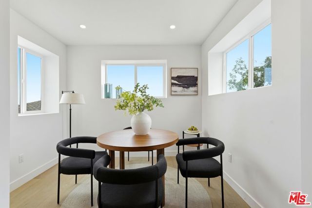 5452 Harcross Drive, Los Angeles, CA 90043