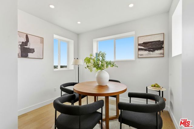 5452 Harcross Drive, Los Angeles, CA 90043