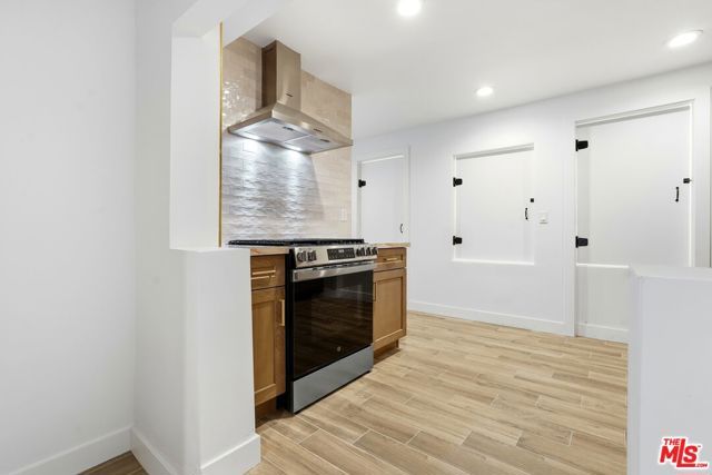 5452 Harcross Drive, Los Angeles, CA 90043