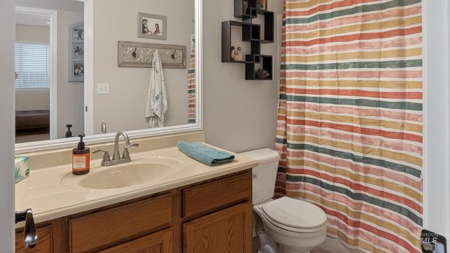 5222 N Joe Robbie Ave, Boise, ID 83713