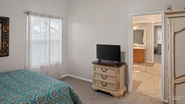 5222 N Joe Robbie Ave, Boise, ID 83713