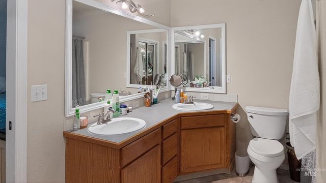 5222 N Joe Robbie Ave, Boise, ID 83713