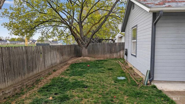 5222 N Joe Robbie Ave, Boise, ID 83713