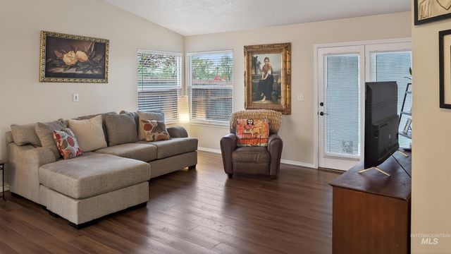 5222 N Joe Robbie Ave, Boise, ID 83713