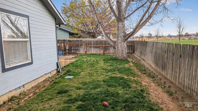 5222 N Joe Robbie Ave, Boise, ID 83713
