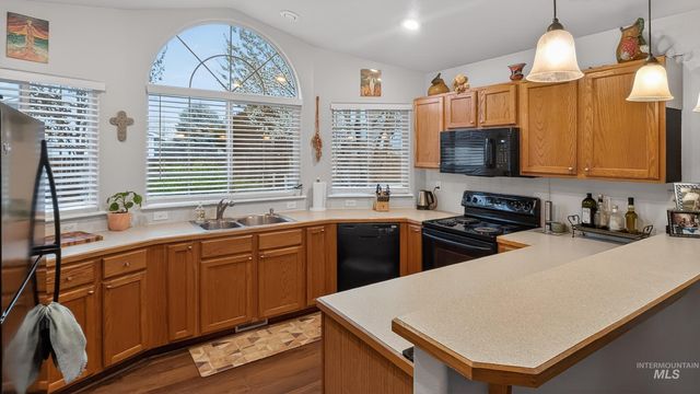 5222 N Joe Robbie Ave, Boise, ID 83713