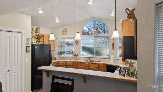 5222 N Joe Robbie Ave, Boise, ID 83713