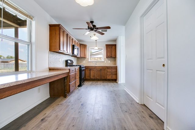 1008 Country Club Road, Ballinger, TX 76821