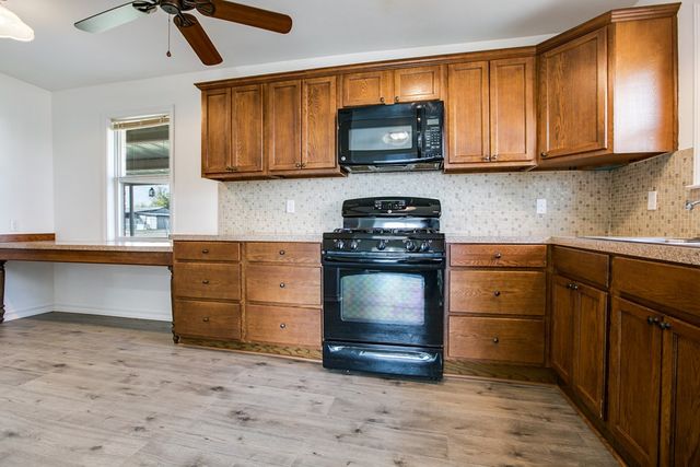 1008 Country Club Road, Ballinger, TX 76821