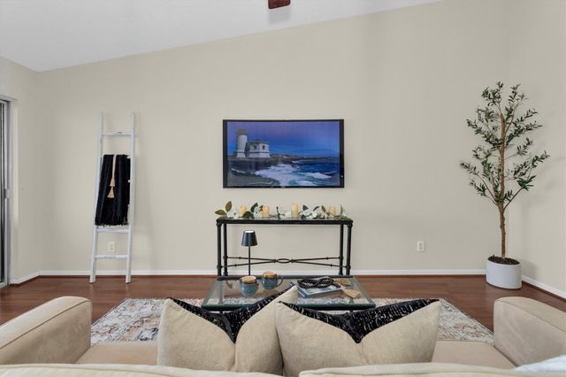 801 River Road 104E, Montgomery, TX 77356