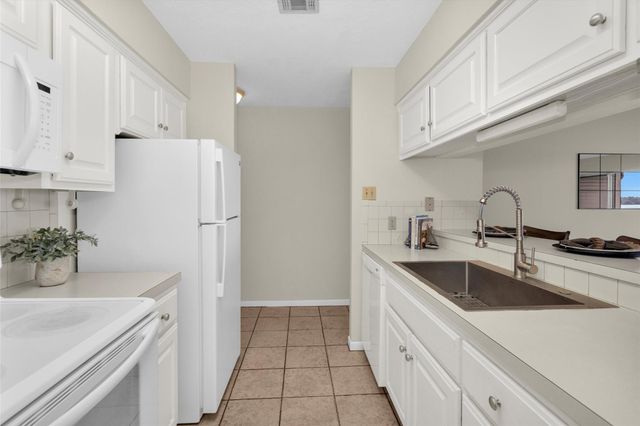 801 River Road 104E, Montgomery, TX 77356