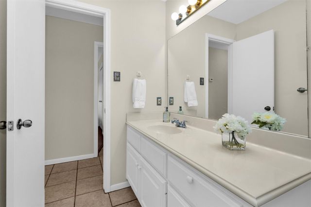 801 River Road 104E, Montgomery, TX 77356