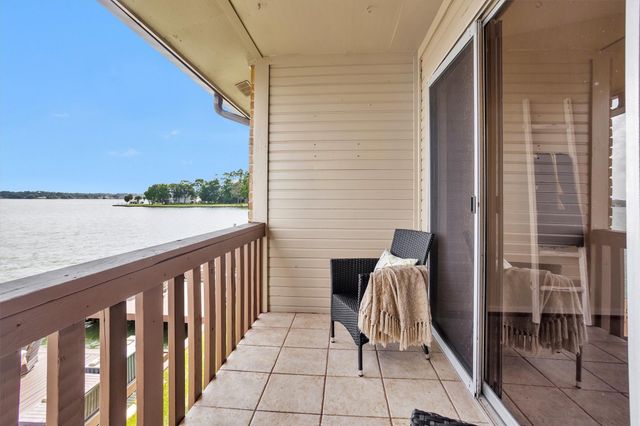 801 River Road 104E, Montgomery, TX 77356