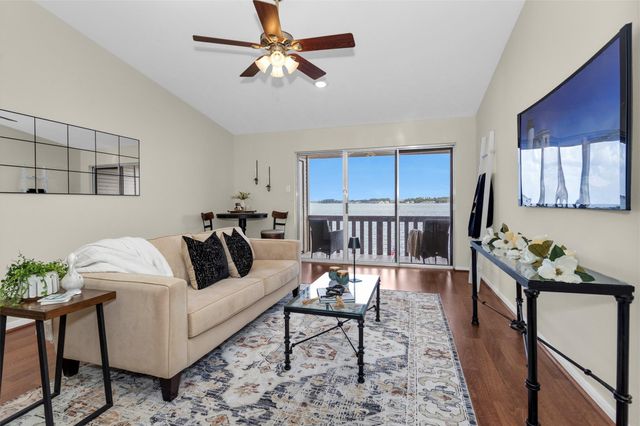 801 River Road 104E, Montgomery, TX 77356