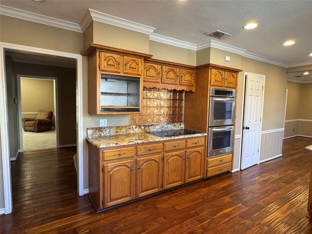 610 W Cedar Street, Nocona, TX 76255