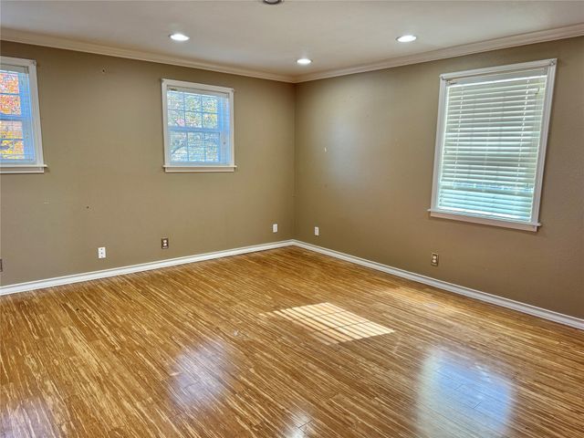 610 W Cedar Street, Nocona, TX 76255