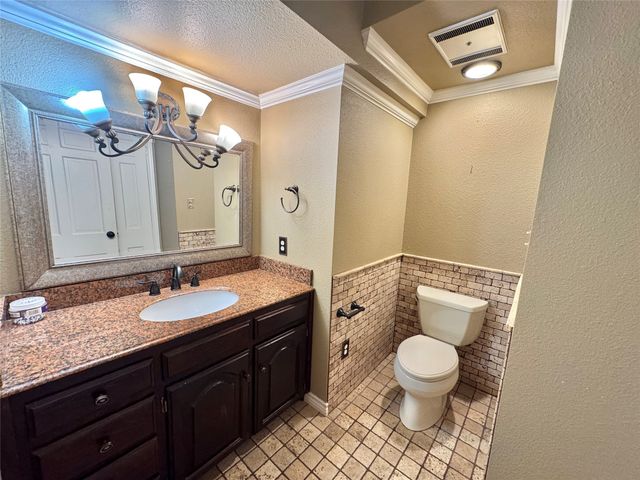 610 W Cedar Street, Nocona, TX 76255