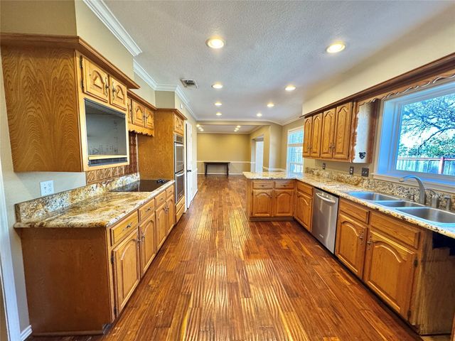 610 W Cedar Street, Nocona, TX 76255