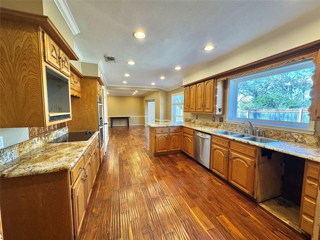 610 W Cedar Street, Nocona, TX 76255