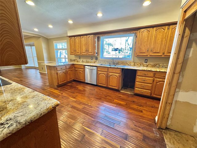 610 W Cedar Street, Nocona, TX 76255