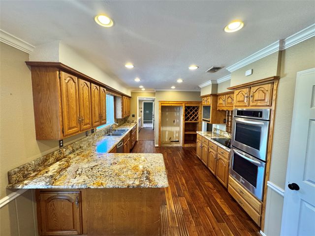 610 W Cedar Street, Nocona, TX 76255