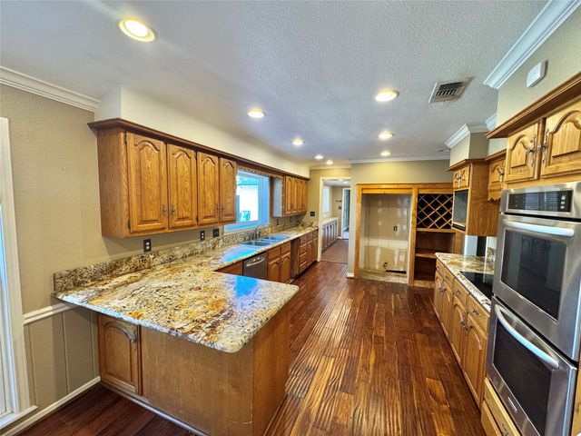 610 W Cedar Street, Nocona, TX 76255