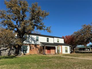 610 W Cedar Street, Nocona, TX 76255