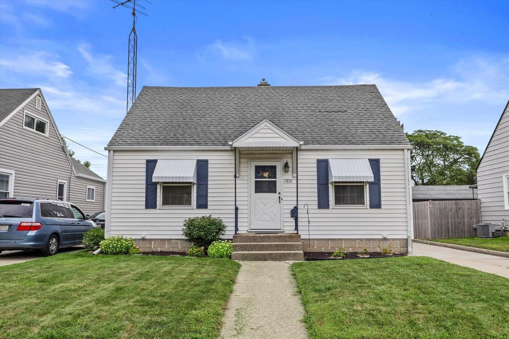 7851 19th AVENUE, Kenosha, WI 53143