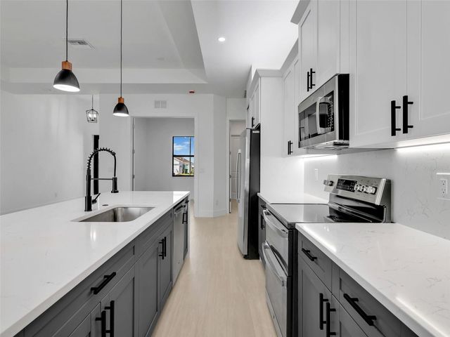 1723 NW 7TH AVENUE, Cape Coral, FL 33993