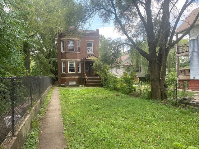 129 E Kensington Avenue, Chicago, IL 60628