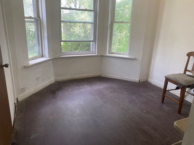 129 E Kensington Avenue, Chicago, IL 60628
