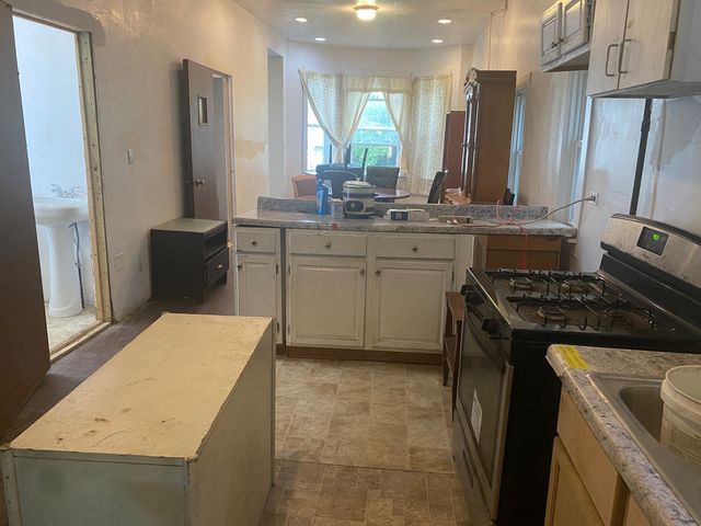 129 E Kensington Avenue, Chicago, IL 60628