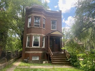 129 E Kensington Avenue, Chicago, IL 60628