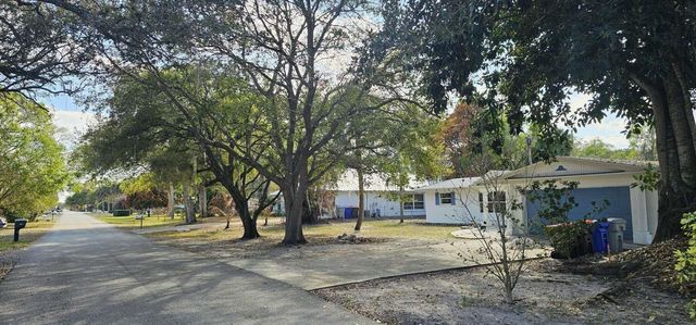 2655 53rd Avenue, Vero Beach, FL 32966