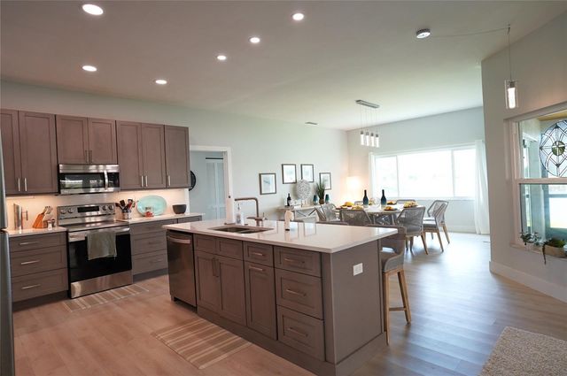 204 CARRIAGE HOUSE LANE 204, Nokomis, FL 34275