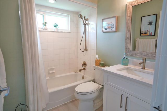 204 CARRIAGE HOUSE LANE 204, Nokomis, FL 34275