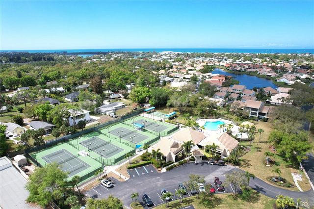 204 CARRIAGE HOUSE LANE 204, Nokomis, FL 34275