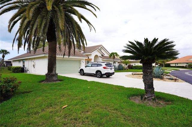 204 CARRIAGE HOUSE LANE 204, Nokomis, FL 34275