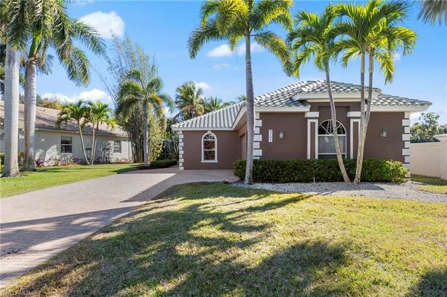 9701 Springlake CIR, Estero, FL 33928