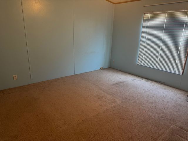 187 Dyke St, E, Big Sandy, TN 38221