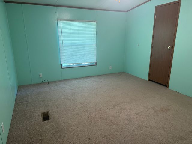 187 Dyke St, E, Big Sandy, TN 38221